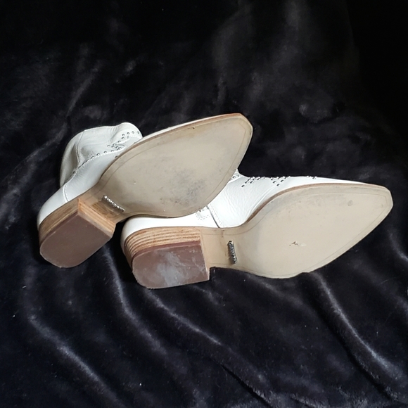 Gianni Bini leather ankle boots Sizes 6.5 & 8! - Picture 8 of 9